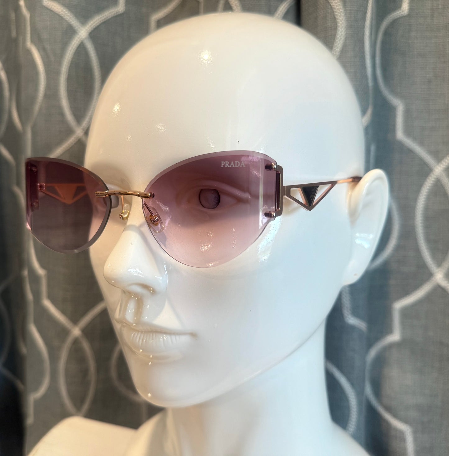 Luxury Sunglasses- Pra Tint Cat Eye