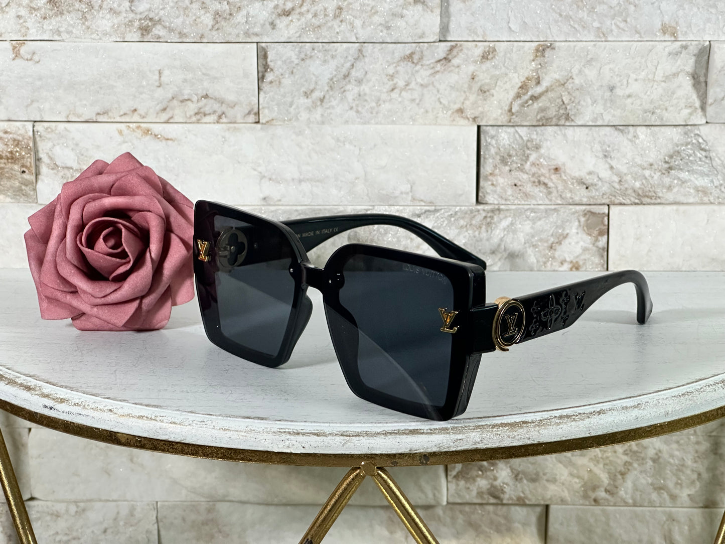 Sunglasses- Black Lulu side gold mono