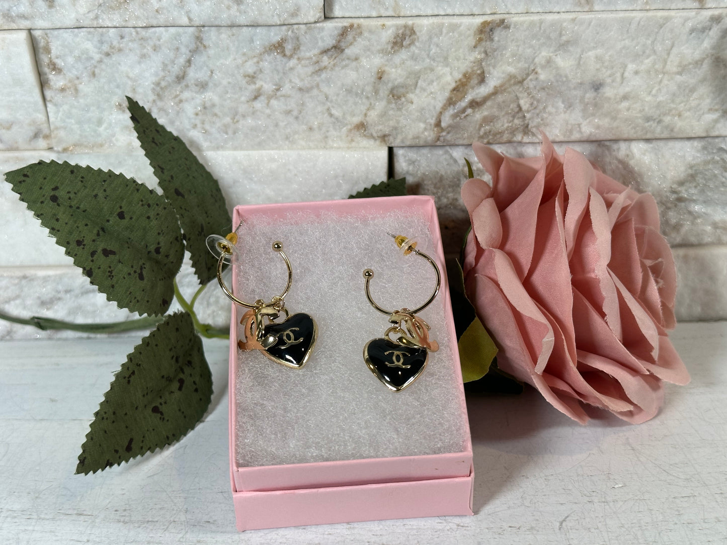 Earrings- Black and Gold Heart Dangle Hearts