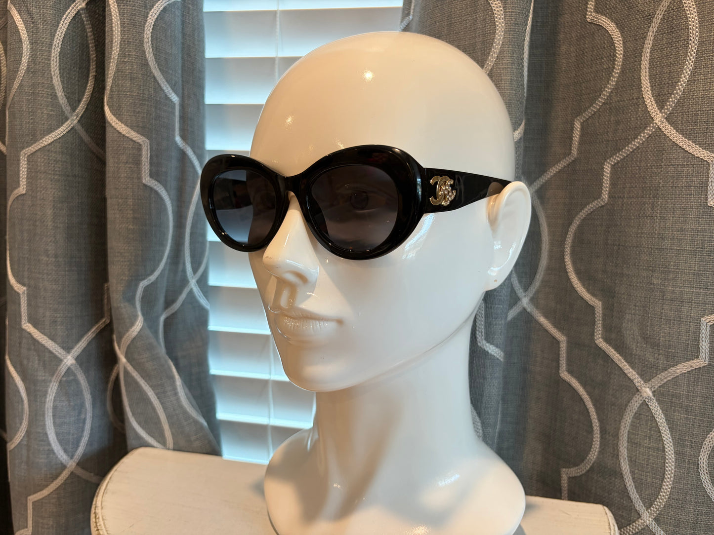 Luxury Sunglasses- CC Rhinestone