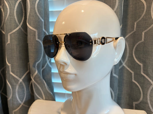 Luxury Sunglasses- Men’s/Unisex- Ver Black and Gold Aviators