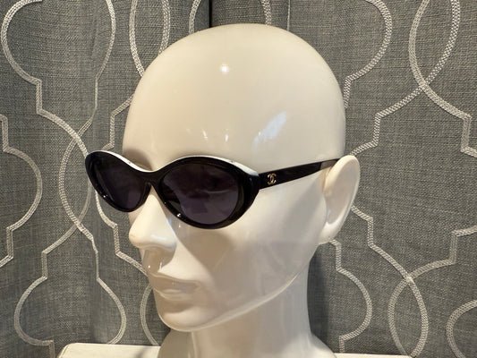 Luxury Sunglasses- CC White Trim Oval